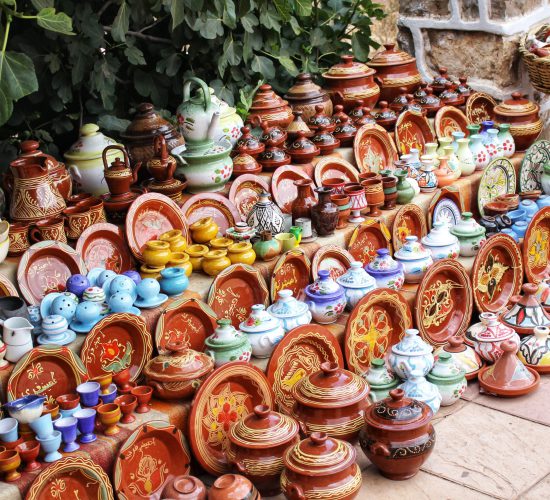 Moroccan,Pottery,Dishes,In,Demnate.